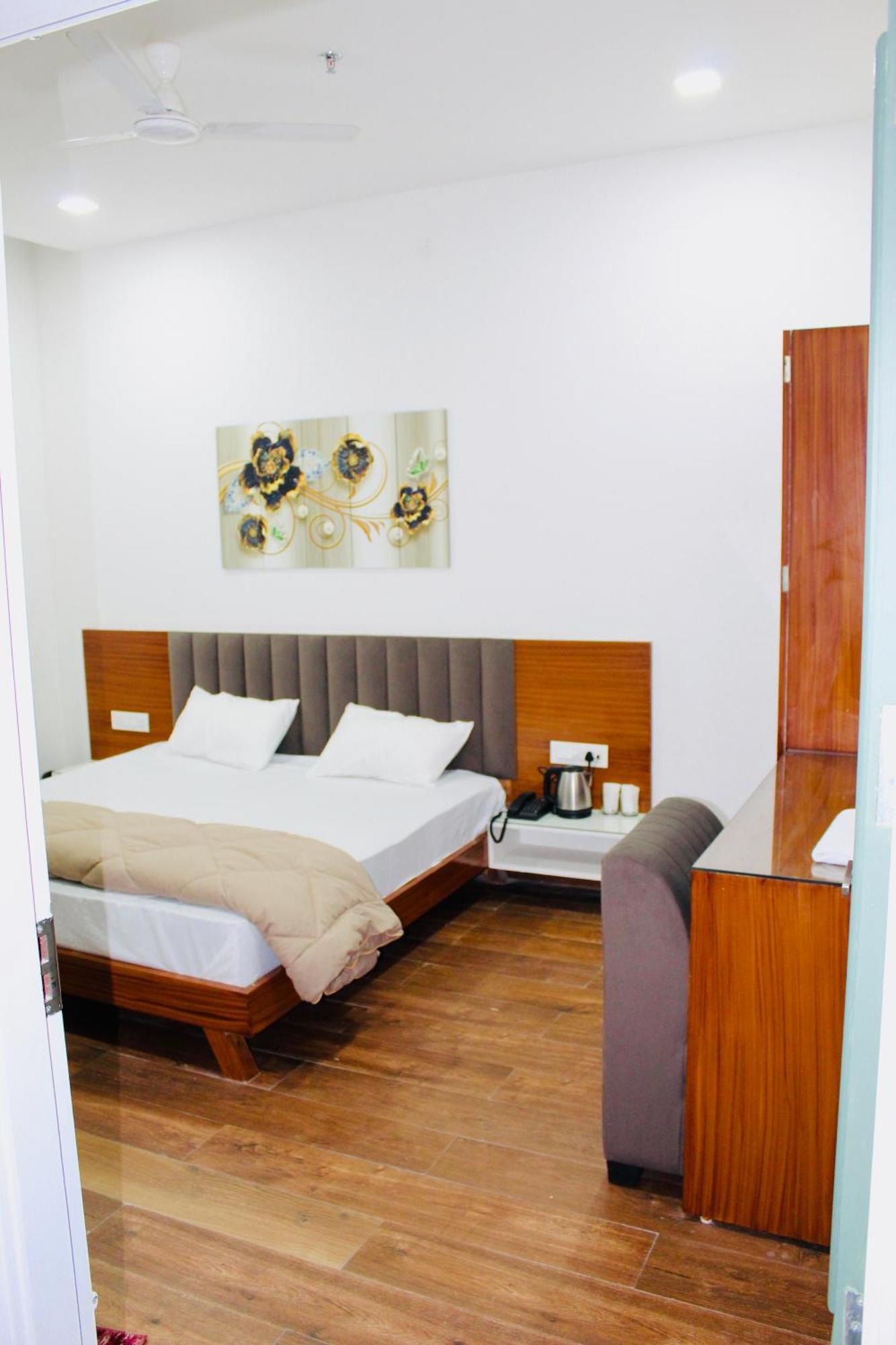 The Loya Hotel Muktsar Exterior foto